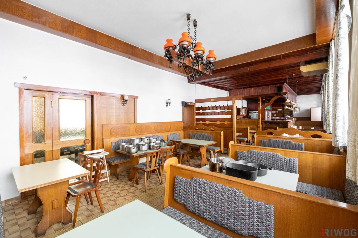 NUR € 1.260,- pro M2 - GESCHÄFTSLOKAL II GASTRONOMIE II BÜRO II VIELE MÖGLICHKEITEN II 222m² EG FLÄCHE + KG 95m² LAGER II NÄHE THALIASTRASSE U6
