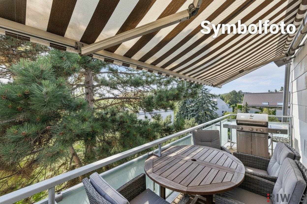 Architect-designed Dachloft with Terrace, High-Quality Fittings and South-West Orientation