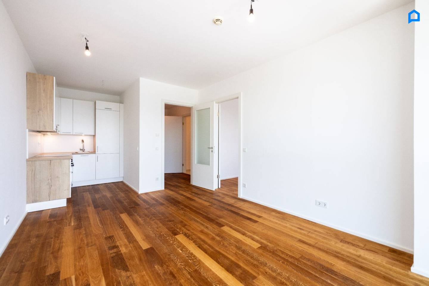 Helle 2 Zimmer, 14.OG Weitblick Richtung Süden Wiens, ERSTBEZUG nach Renovierung,