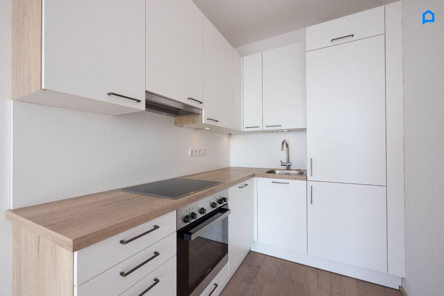 Wohnen im MySKY,  ERSTBEZUG nach Renovierung,  Helle 2 Zimmer, 14.OG Weitblick Richtung Süden Wiens