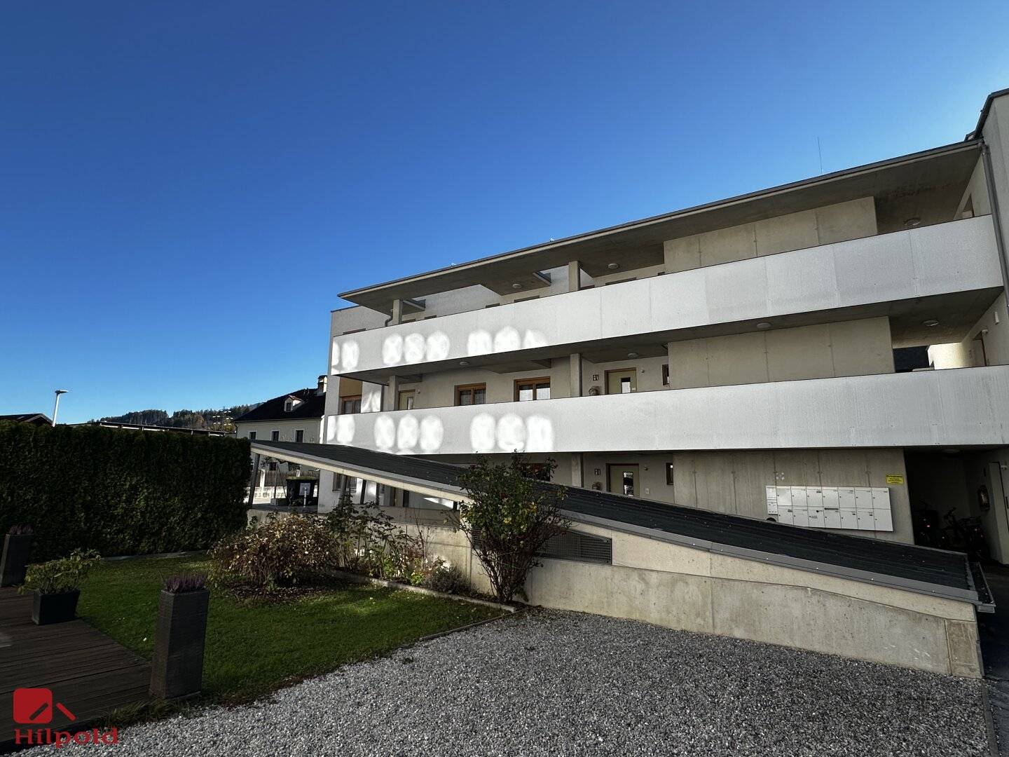 Dreamlike precautionary apartment in Innsbruck: Modern, well maintained, with balcony and garage","de":"Traumhafte Vorsorgewohnung in Innsbruck: Modern, gepflegt, mit Balkon und Garage!"},