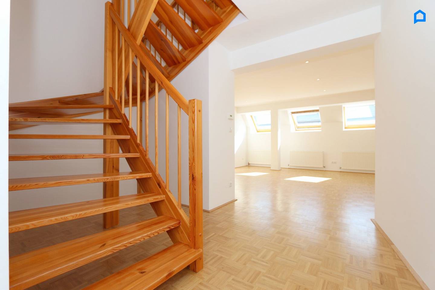Charmante DG-Wohnung 89m², 3 Zimmer, teilsaniert, Aufzug, Bad mit Fenster, 1200 Wien