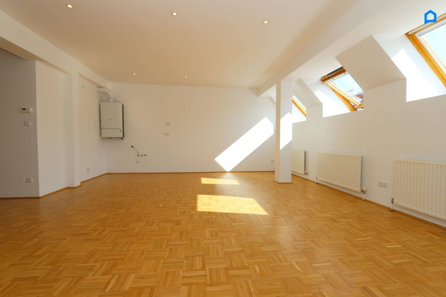 Charmante DG-Wohnung 89m², 3 Zimmer, teilsaniert, Aufzug, Bad mit Fenster, 1200 Wien