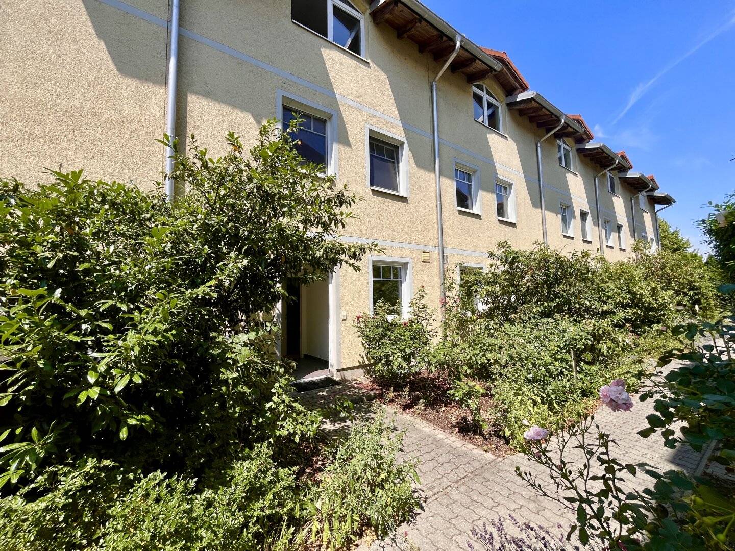 Großzügiges Reihenhaus mit Terrasse & Stellplatz in ruhiger Lage - perfekt für Familien - PROVISIONSFREI!