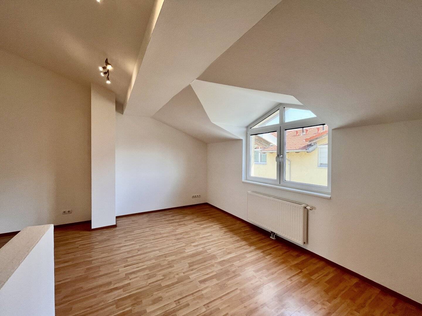 Großzügiges Reihenhaus mit Terrasse & Stellplatz in ruhiger Lage - perfekt für Familien - PROVISIONSFREI!