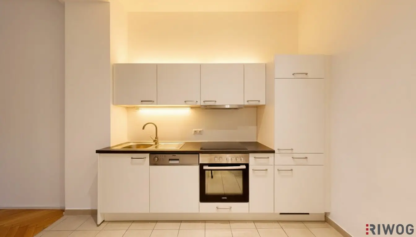 Renovated Old Building Apartment | Park Orientation | Practice / Airbnb Use Possible | About 2 Minutes to U4 Schönbrunn