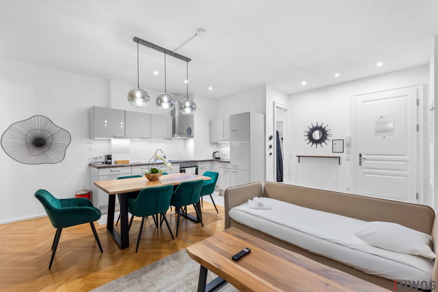 Sanierter STILALTBAU mit HOFTERRASSE | AIRBNB tauglich | U4 SCHÖNBRUNN | Ca. 15 Min. in den 1. Bezirk
