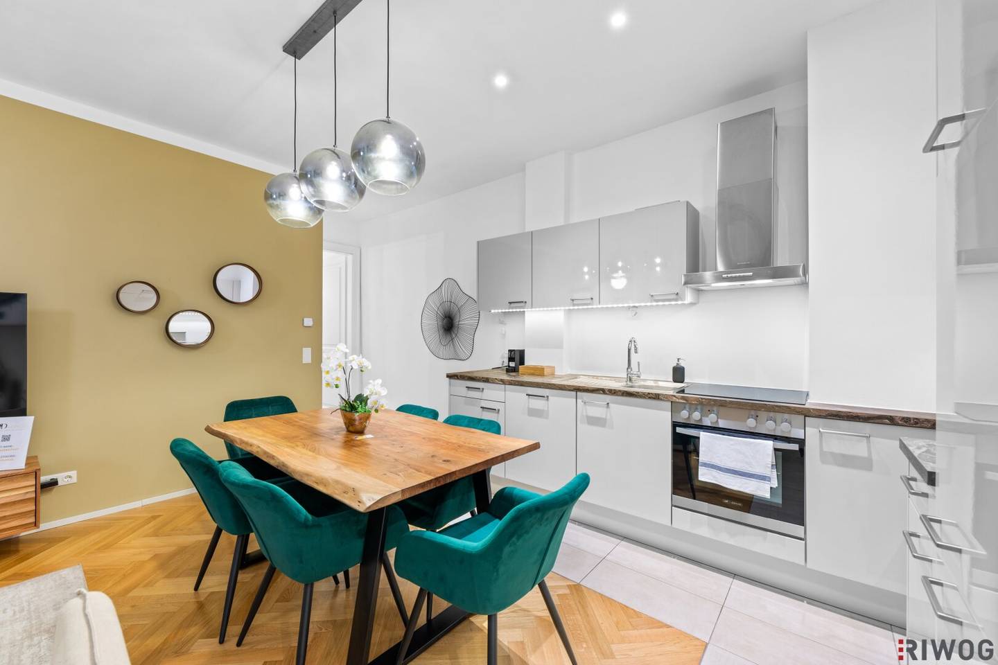 Sanierter STILALTBAU mit HOFTERRASSE | AIRBNB tauglich | U4 SCHÖNBRUNN | Ca. 15 Min. in den 1. Bezirk