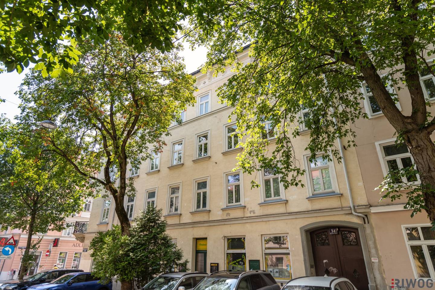 Commercial premises II only € 8/m² net rent II association - gastronomy - office II many possibilities II 222 m² ground floor area + basement 95 m² storage II near Thaliastraße U6