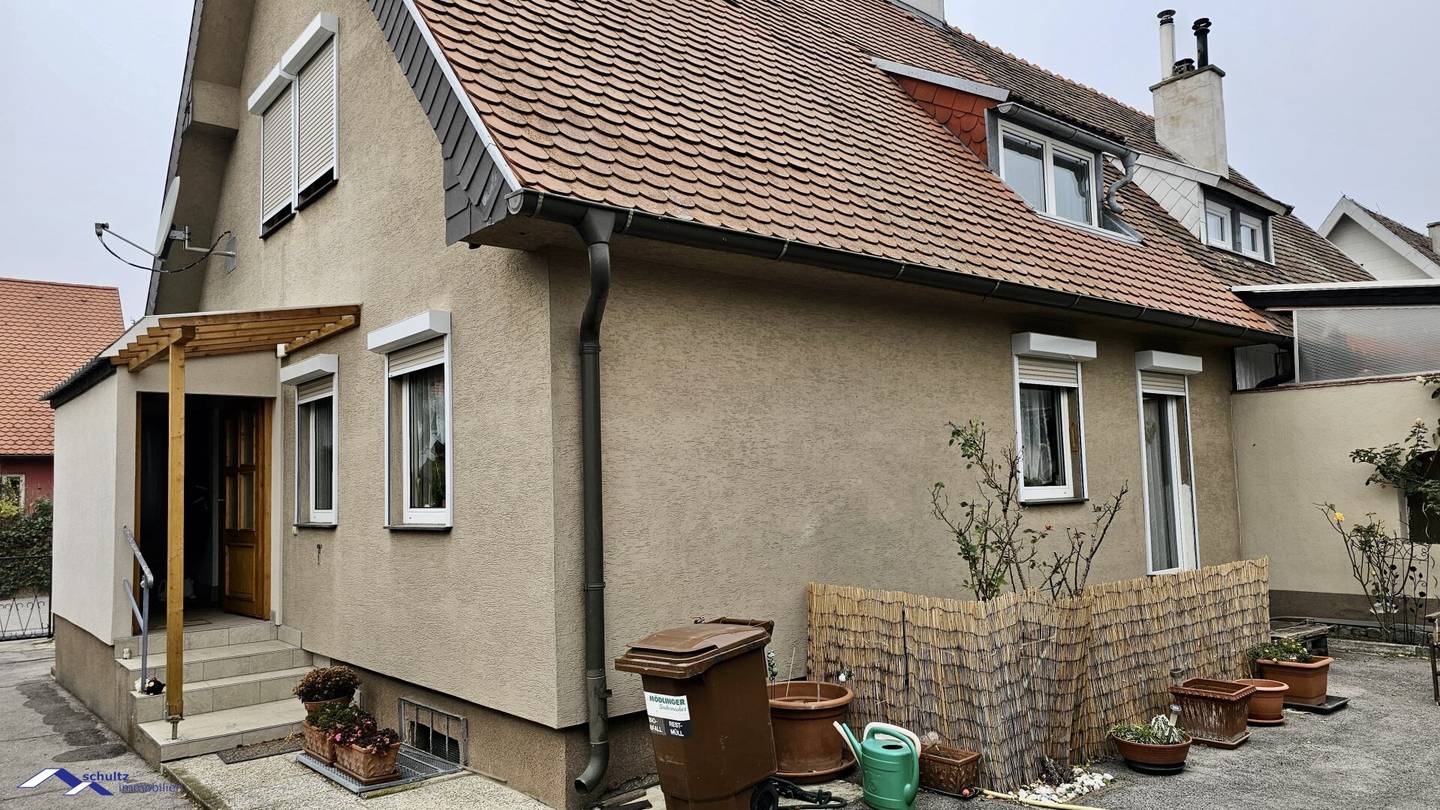 SCHULTZ IMMOBILIEN Single family house with potential in a sought after location