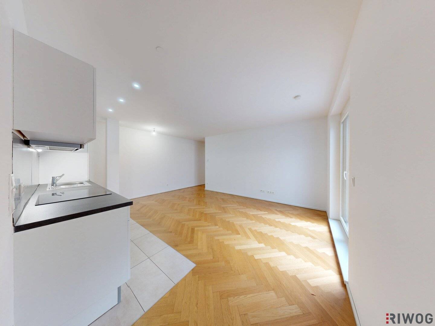 Renovated old building apartment with outdoor space | Quiet location | Near Schönbrunn | 360° viewing in English text? No, 360° viewing"