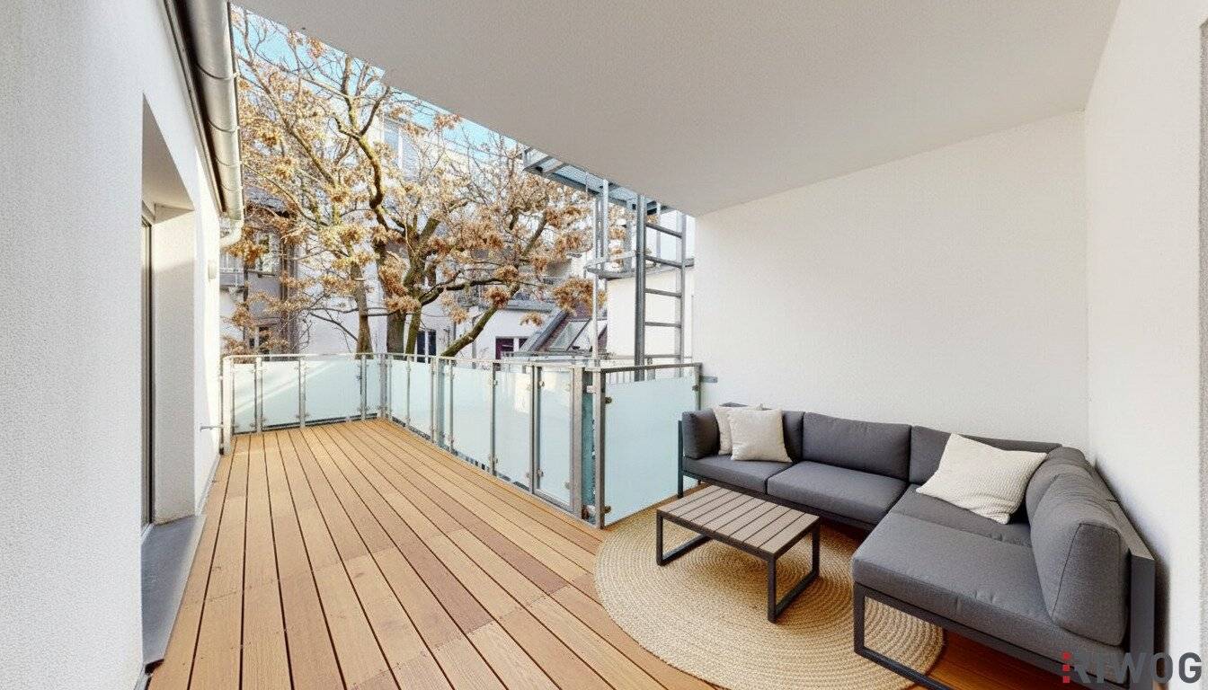 Renovated old building apartment with outdoor space | Quiet location | Near Schönbrunn | 360° viewing in English text? No, 360° viewing"