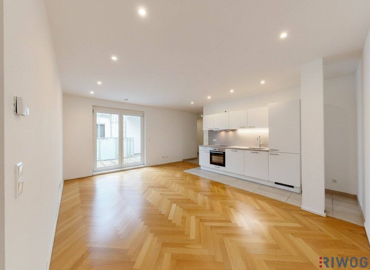 Renovated old building apartment with outdoor space | Quiet location | Near Schönbrunn | 360° viewing in English text? No, 360° viewing"
