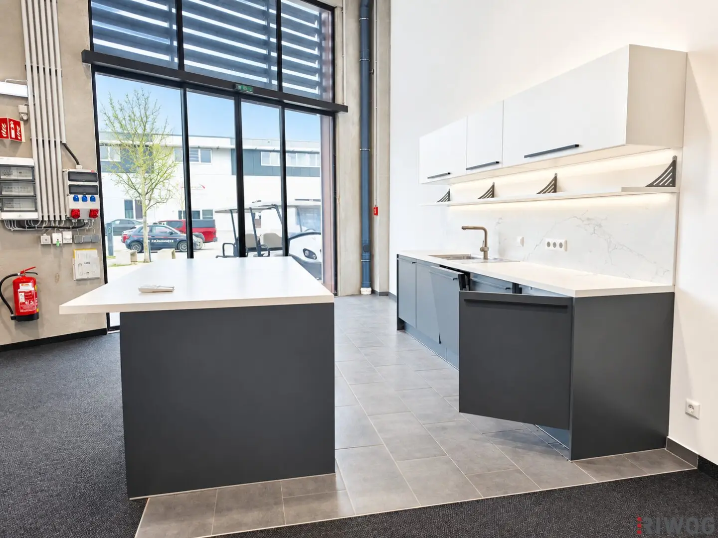 Schauraum/Büro & Produktion/Lager Kombination | 512m² Nutzfläche | LKW Zu- bzw. Einfahrt möglich