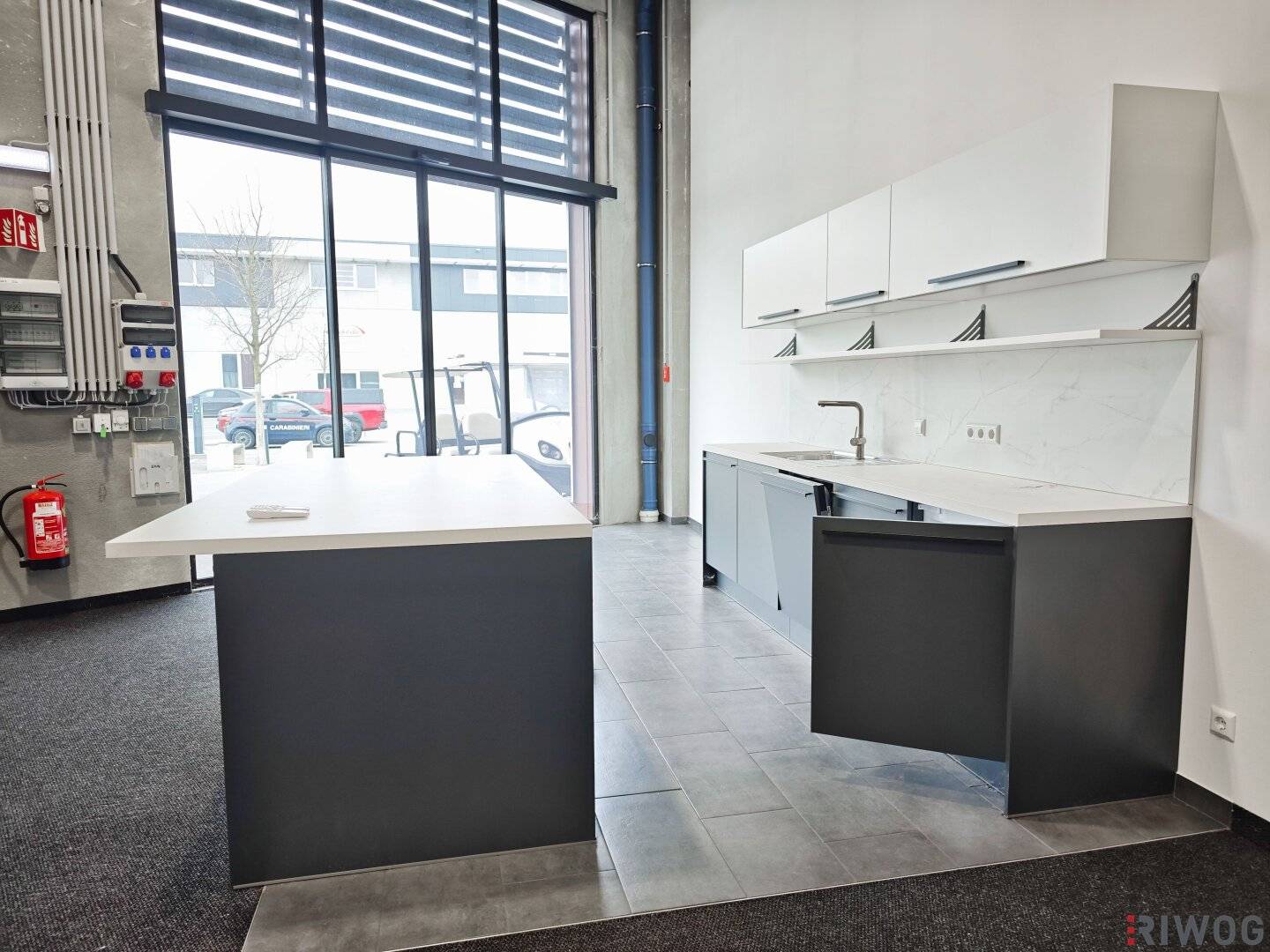 Schauraum/Büro & Produktion/Lager Kombination | 512m² Nutzfläche | LKW Zu- bzw. Einfahrt möglich