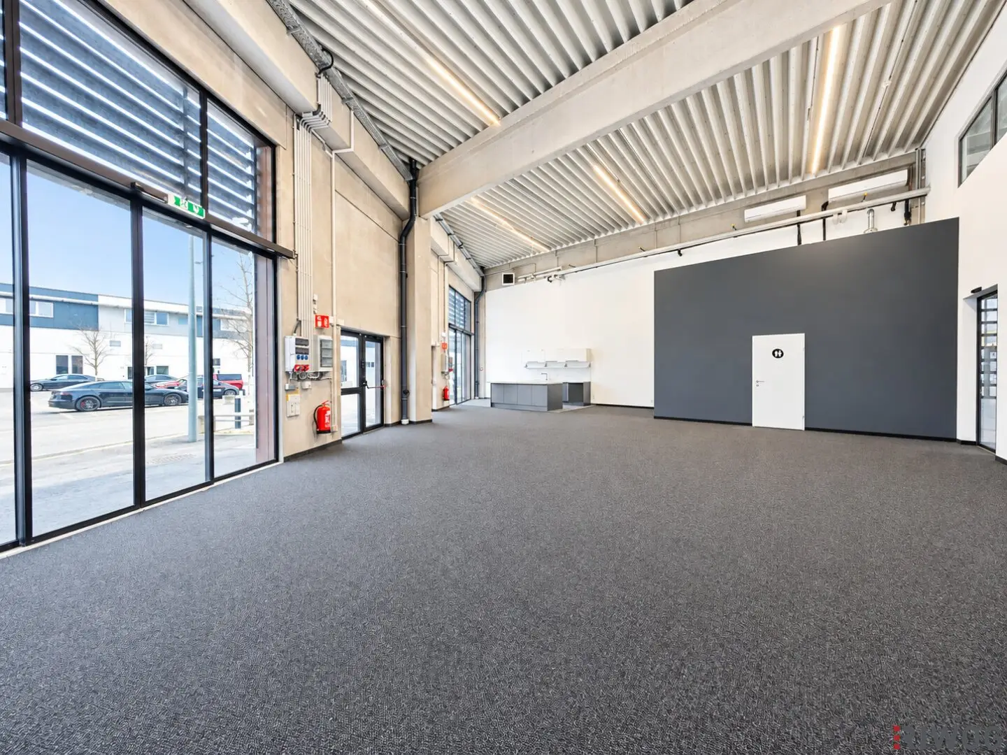 Schauraum/Büro & Produktion/Lager Kombination | 512m² Nutzfläche | LKW Zu- bzw. Einfahrt möglich