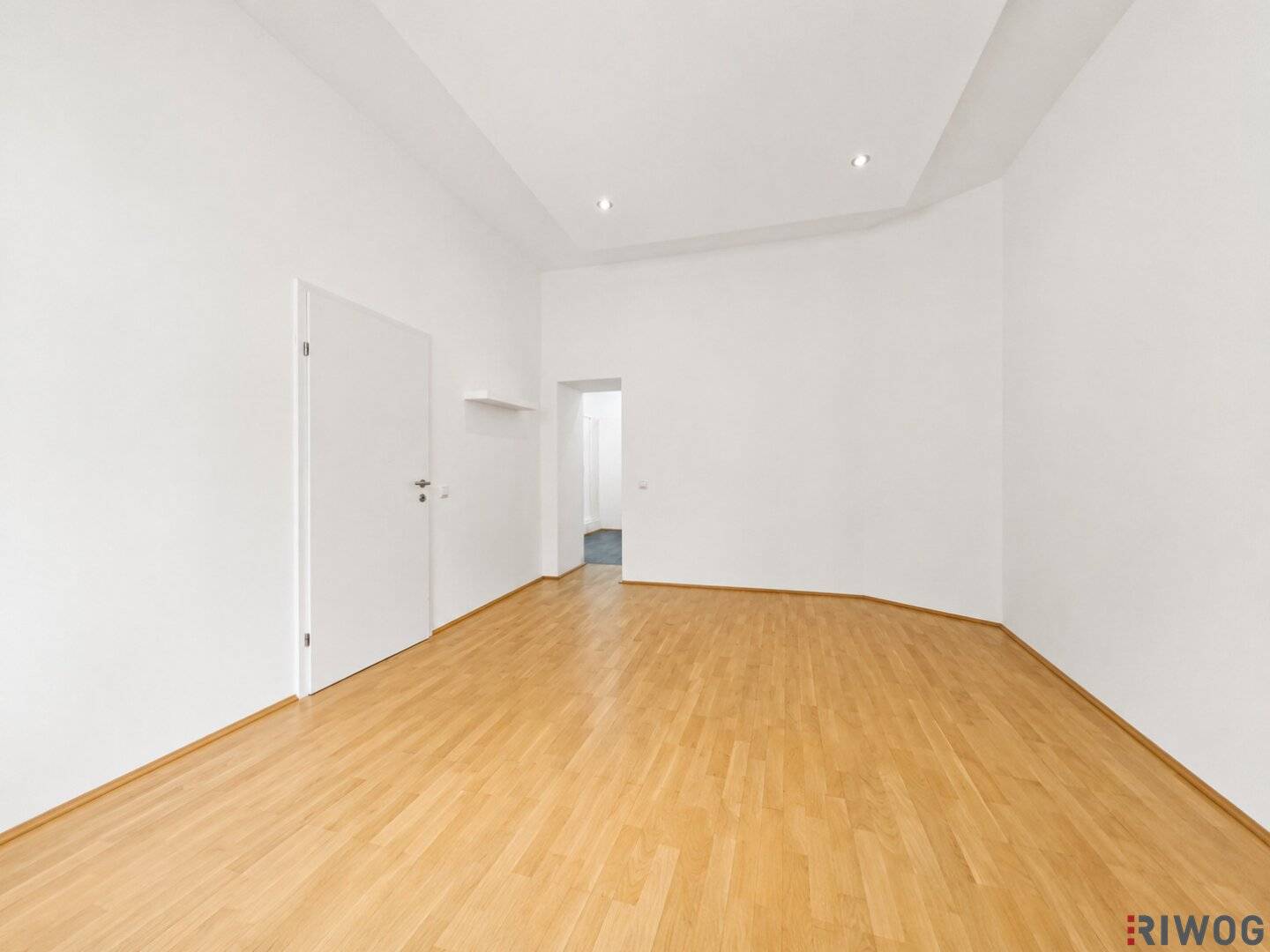 Saniertes Erdgeschossbüro | barrierefreier Zugang | 50m² mit 2 Zimmern | inkl. Einbauküche