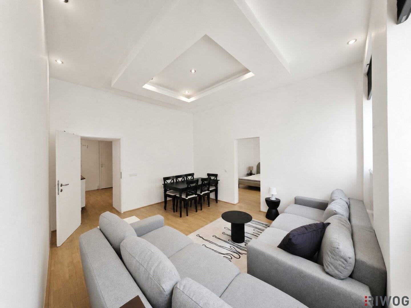 Renovated ground floor office | barrier free access | 50m² with 2 rooms | incl. fitted kitchen