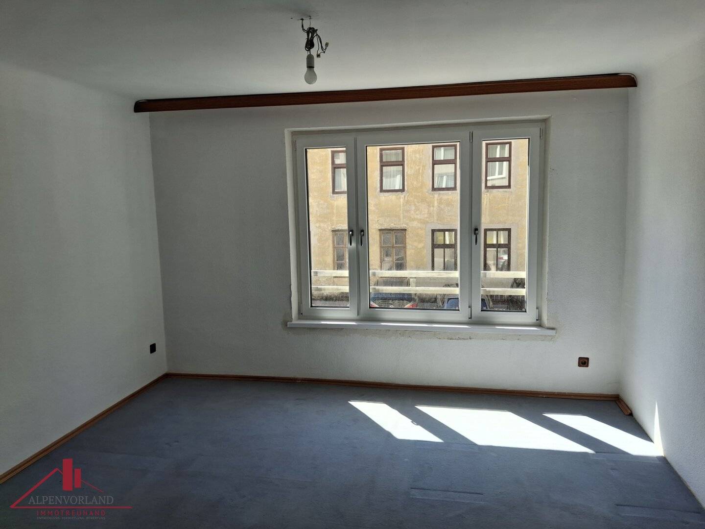Licht. Ruhe. Potenzial. – Eigentumswohnung in ruhiger Hoflage