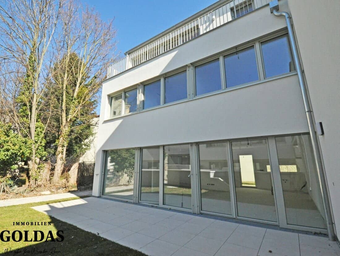 Sustainable living at Weidlingbach, turnkey architecturally appealing townhouse in Klosterneuburg