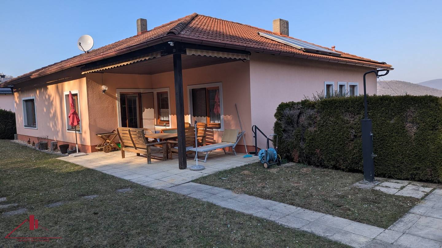 Geräumiges Wohnhaus in Ruhelage mit Fernblick - ca. 1.660m² Garten, 2 Terrassen, Pool und Garage in Hainburg an der Donau!!!