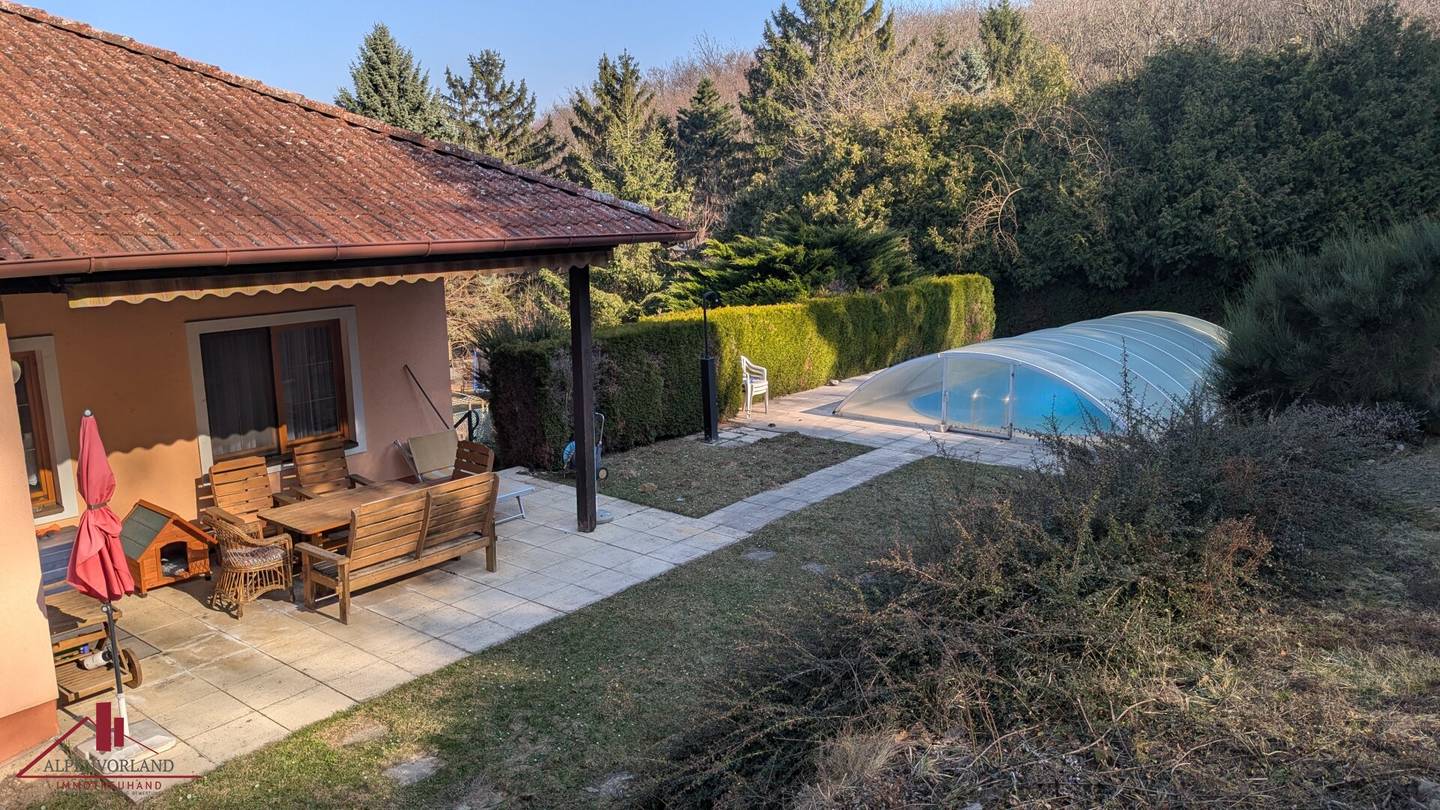 Geräumiges Wohnhaus in Ruhelage mit Fernblick - ca. 1.660m² Garten, 2 Terrassen, Pool und Garage in Hainburg an der Donau!!!