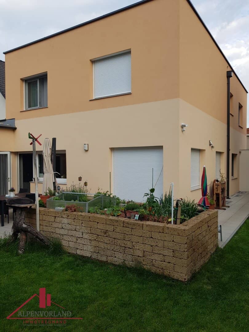 Neuer Preis!!Hochwertig ausgestattete Vorstadtvilla auf 745m² Eigengrund-Personenaufzug-Klimaanlage-Notstromaggregat!