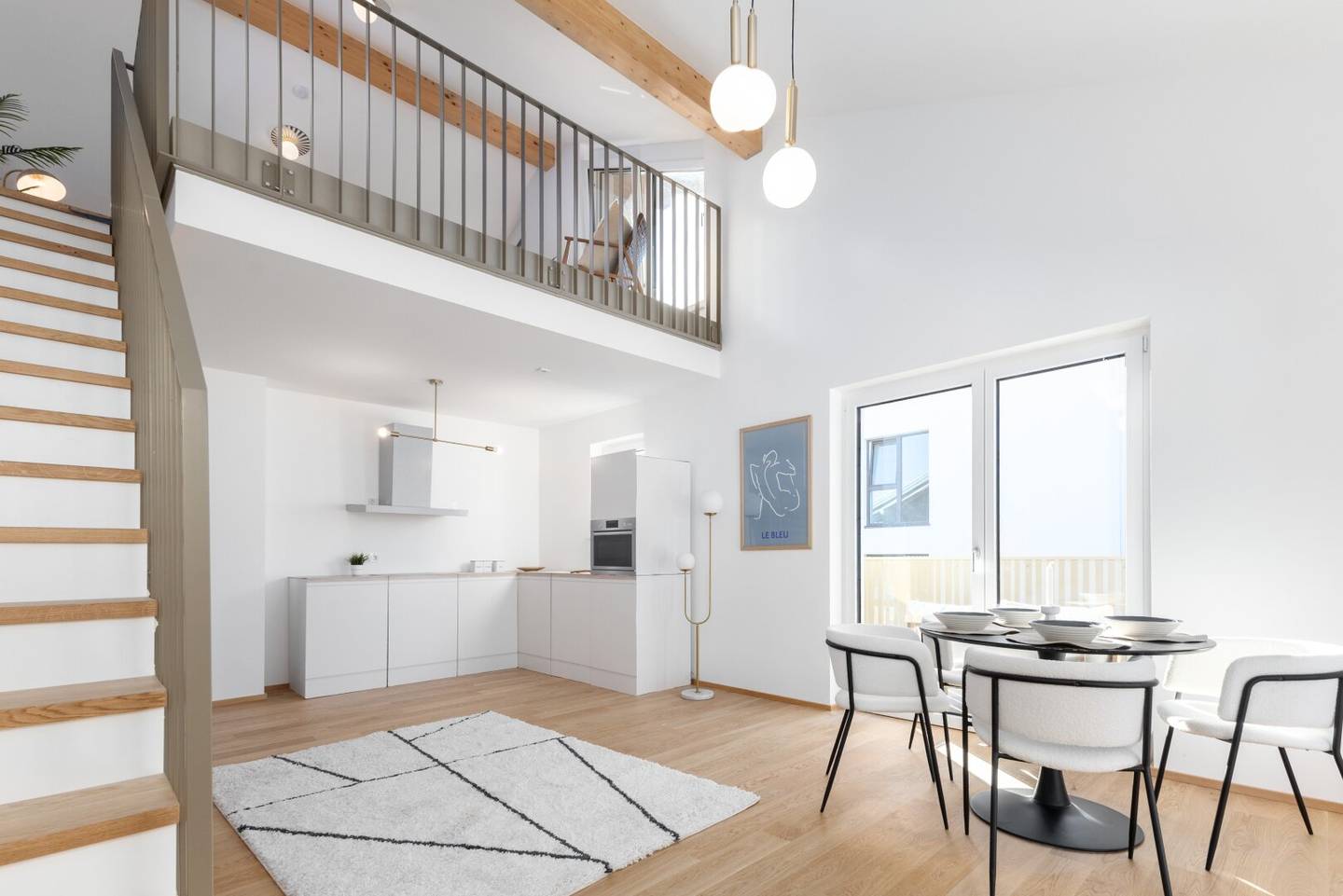 Quartett Strass, Top 1.11: 3.5 room gallery apartment, comfortable living on two levels | Note: do not modify proper names; this is a faithful translation of the German title below.
