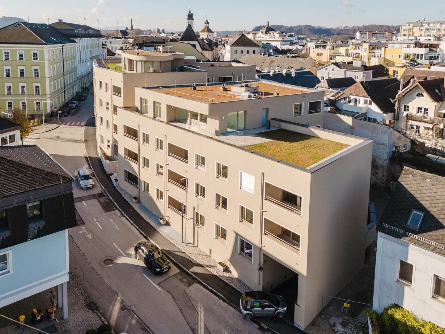 Vöcklabruck: Tiefgaragenstellplatz mitten im Zentrum zu Vermieten