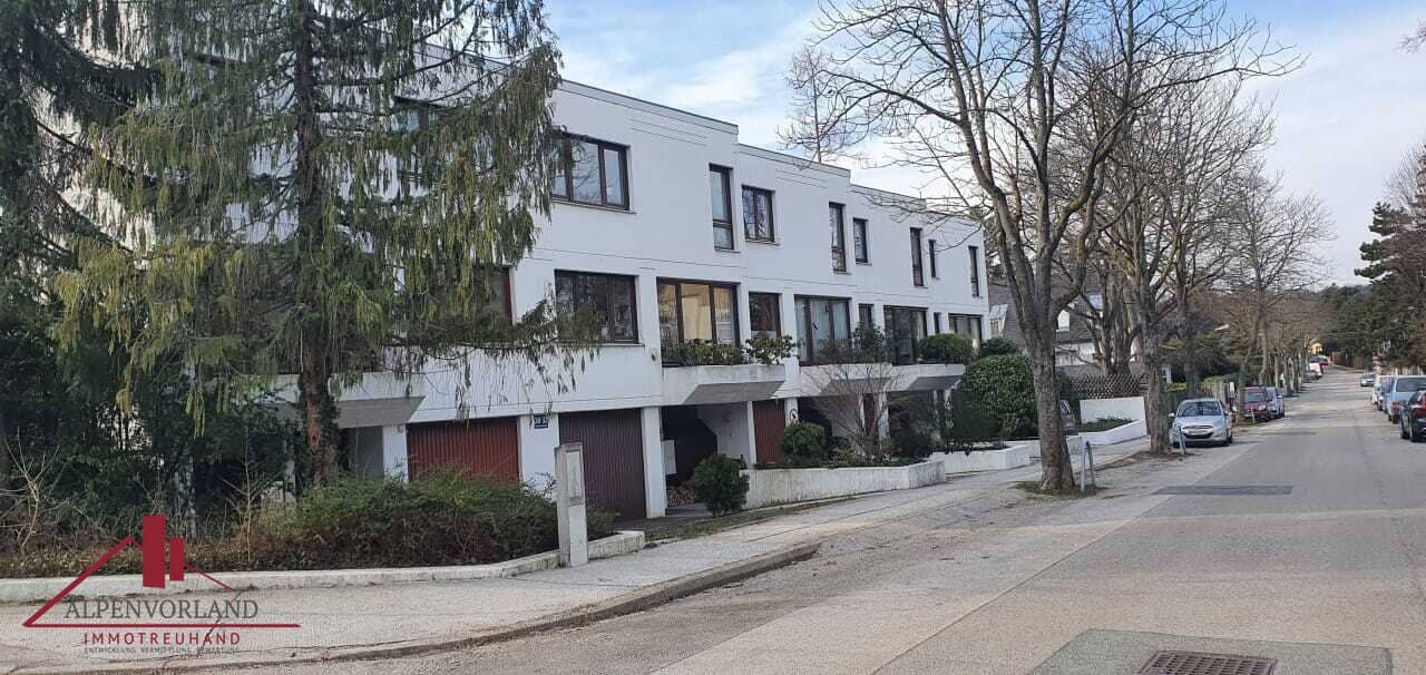 Corner Townhouse in Wien-Mauer, Quiet Location in Top Residential Area