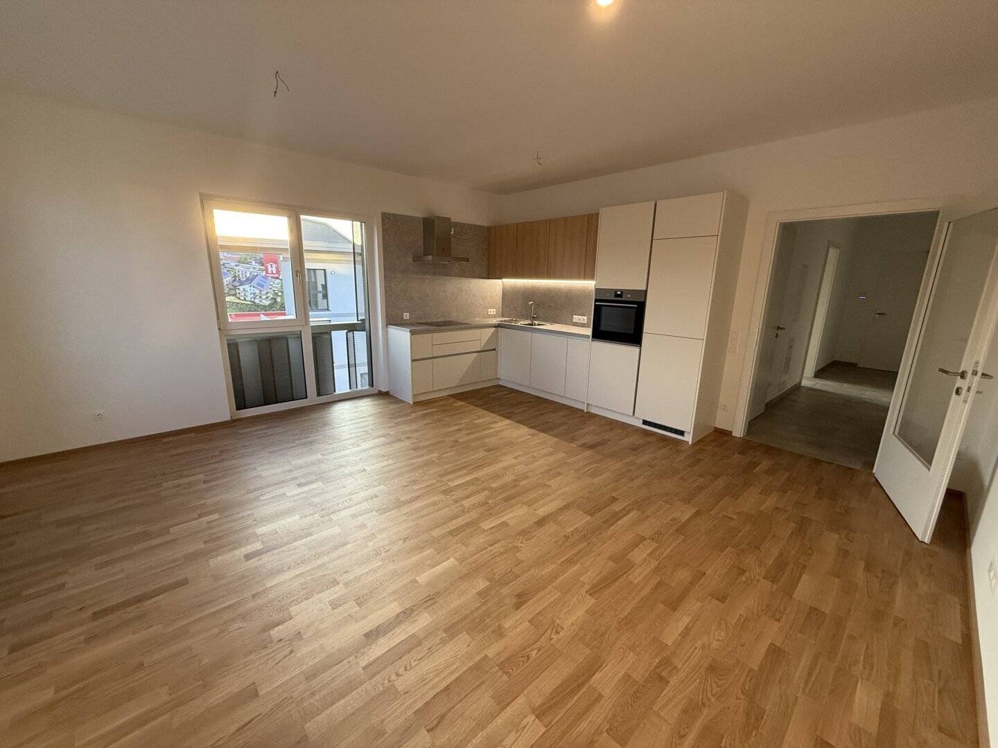 MODERNE 2-ZIMMER-WOHNUNG IM 1.OG