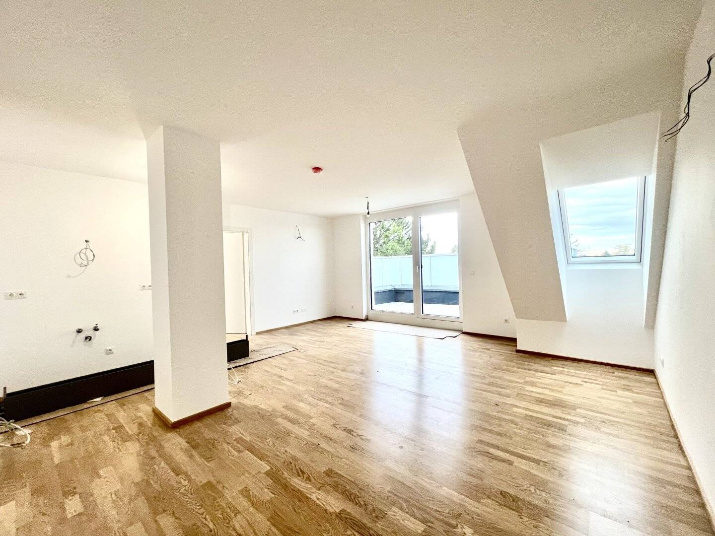 PROVISIONSFREI!! PANORAMABLICK - 3 - ZIMMER WOHNPARADIES MIT BALKON