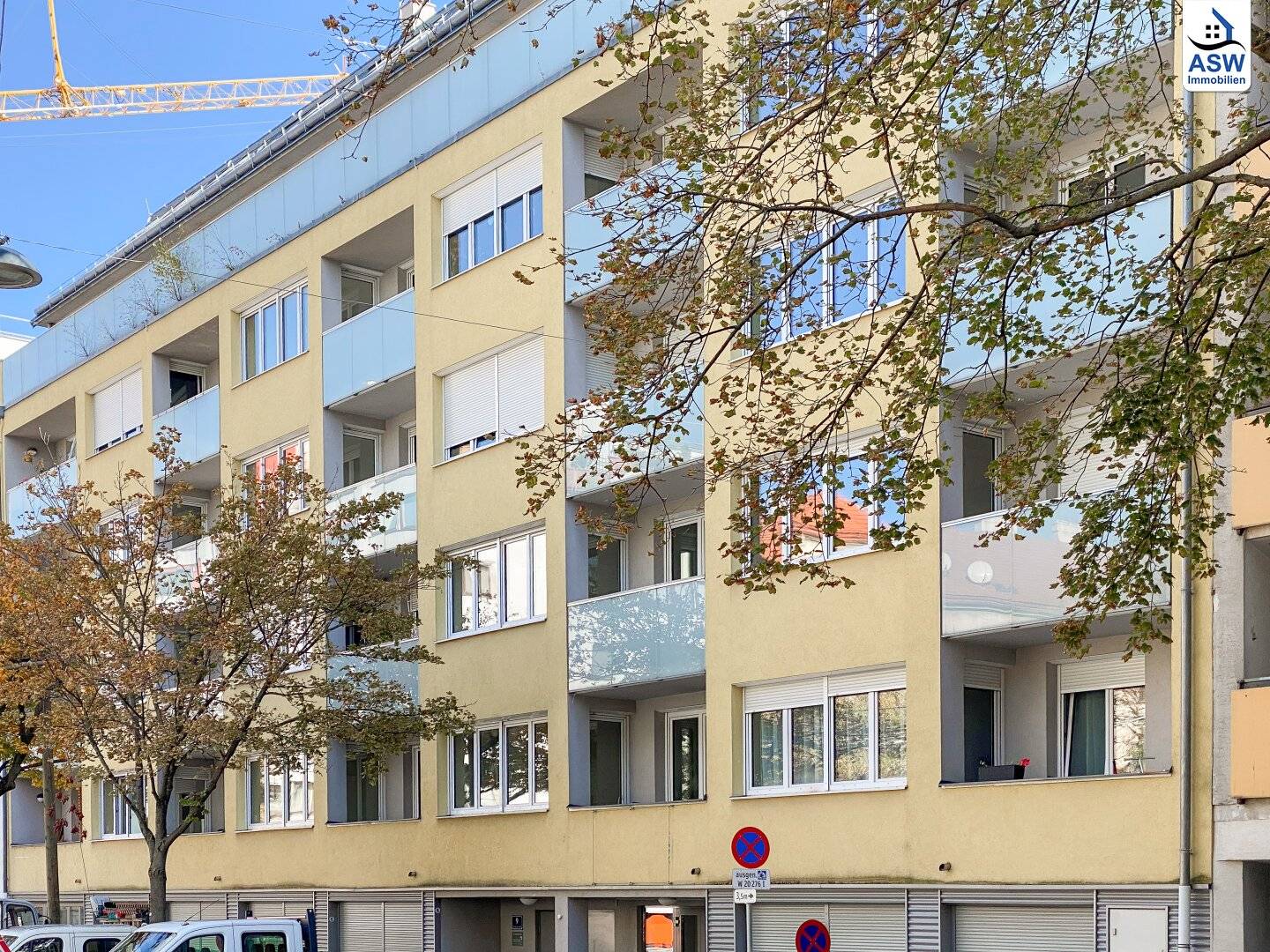 Owner occupied apartments in a very centrally located residential building in the 16th district