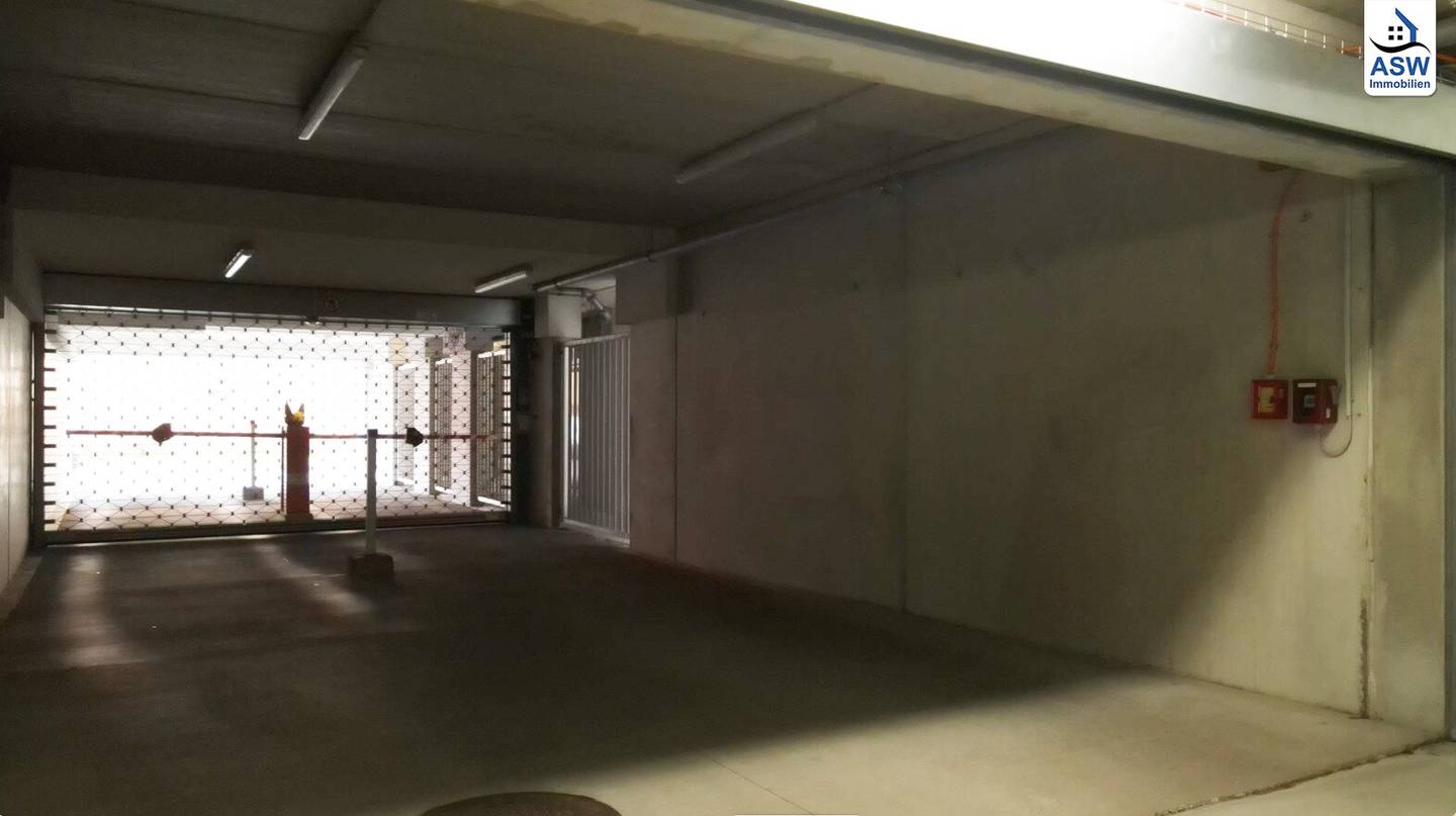 Ground-level parking space in a nice underground garage near Penzing train station