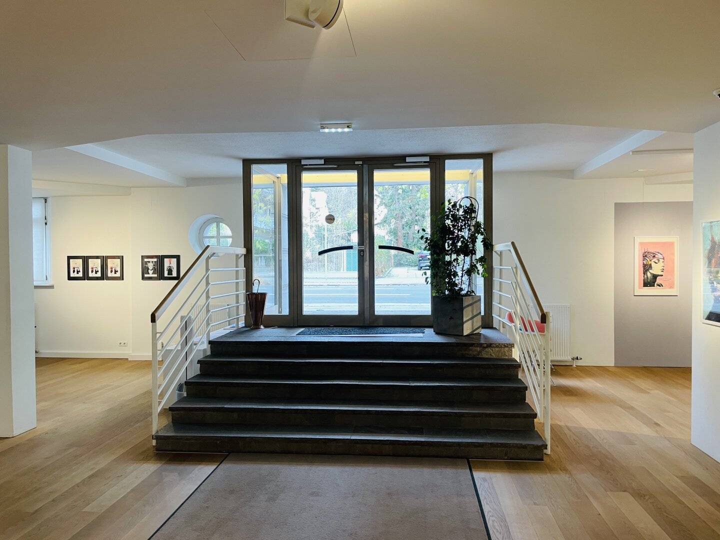 Representative commercial premises in a historic villa, Salzburg Riedenburg?,