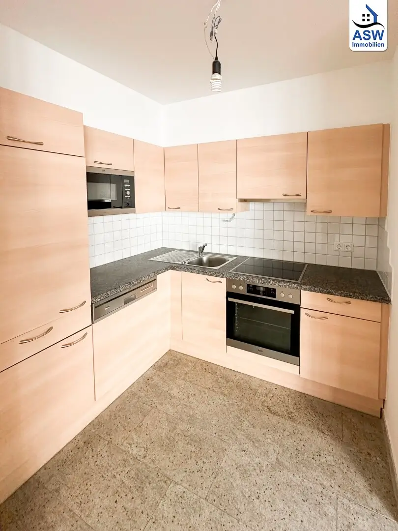 Large two-room apartment with loggia, terrace and garden near the subway