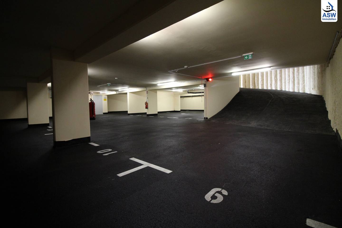 Central garage spaces at Schützplatz 5