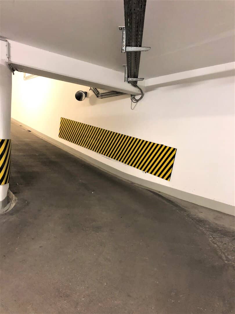 Underground parking space for stack parking near Naschmarkt