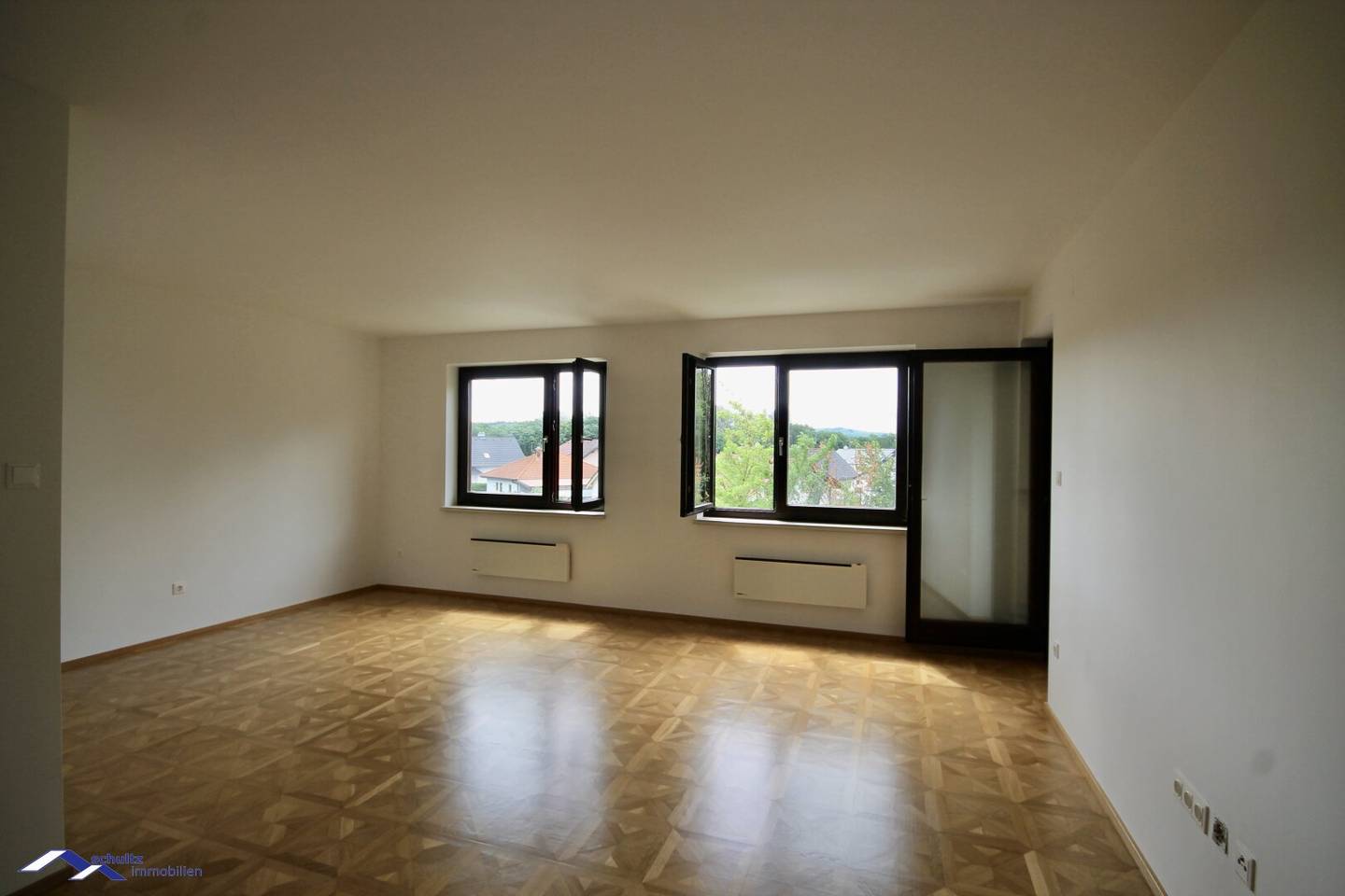 SCHULTZ IMMOBILIEN - Ruhige grosse Wohnung! Teilzahlung!