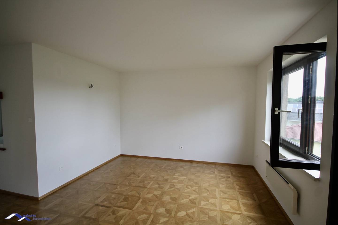 SCHULTZ IMMOBILIEN - Ruhige grosse Wohnung! Teilzahlung!