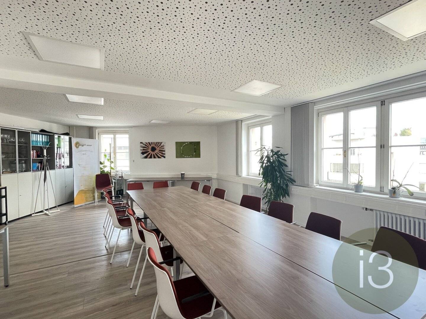 Charming old building office in the heart of the Andräviertel