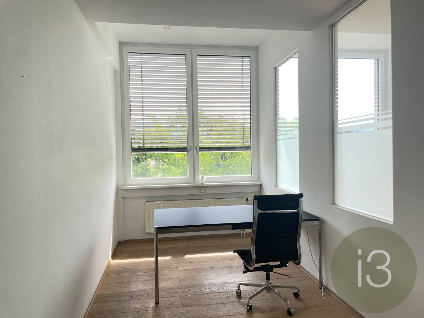 Lichtdurchflutetes Büro mit idealer Raumaufteilung – Salzburg-Maxglan