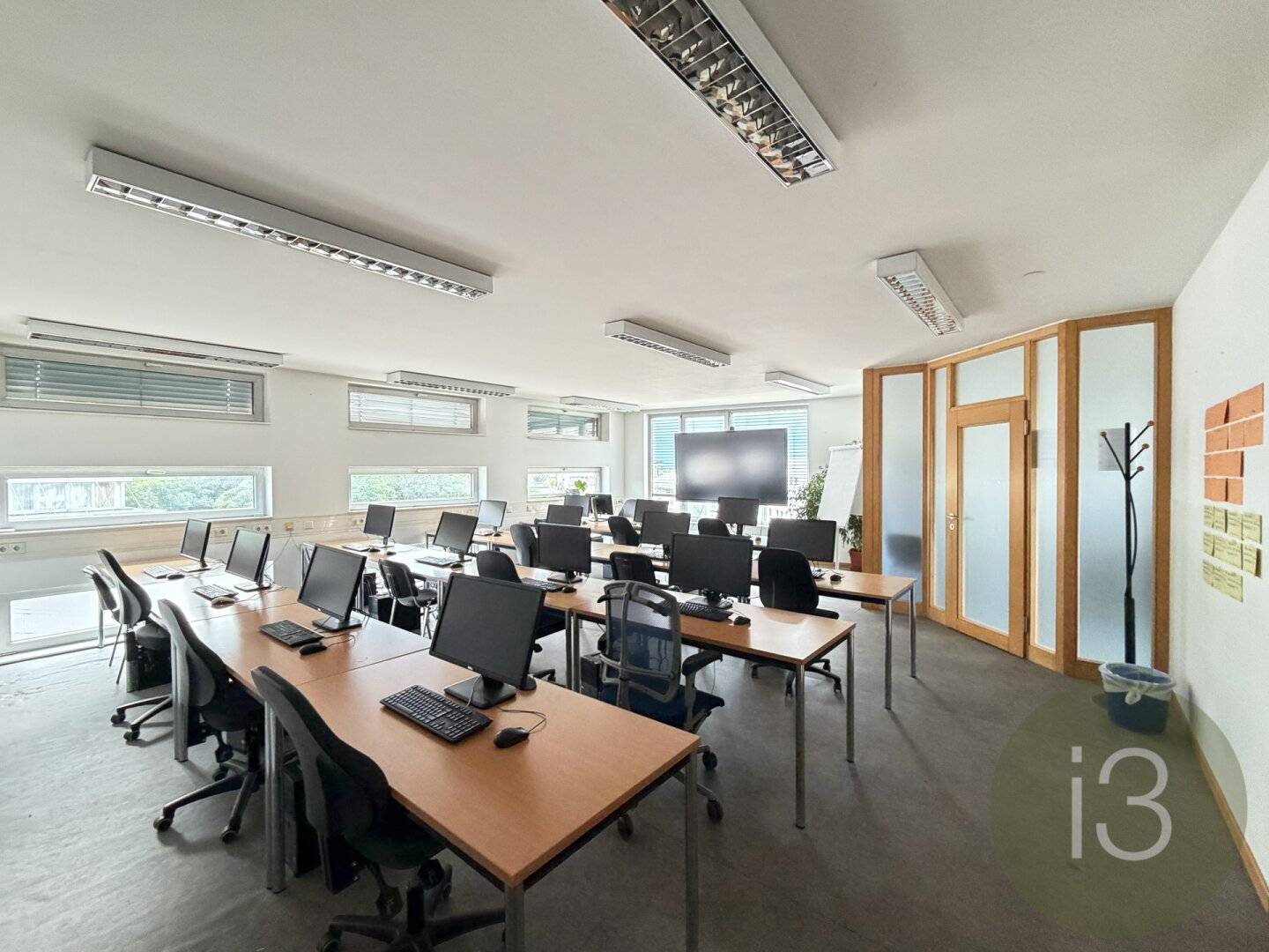 Office/Training/Fitness Top Floor Wide View Salzburg-Schallmoos Room layout according to tenant's wishes
