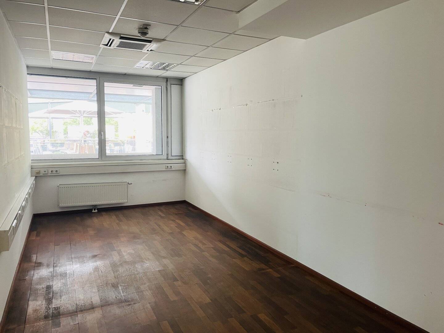 Bürofläche samt Parkplätze!!! - nahe Autobahnauffahrt Salzburg Nord