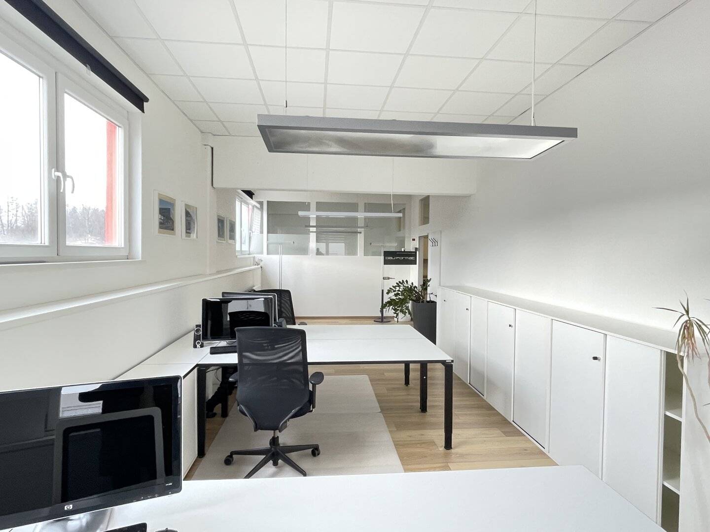 möbliertes Büro in Bürogemeinschaft – verkehrsgünstige Lage nahe A1 Eugendorf