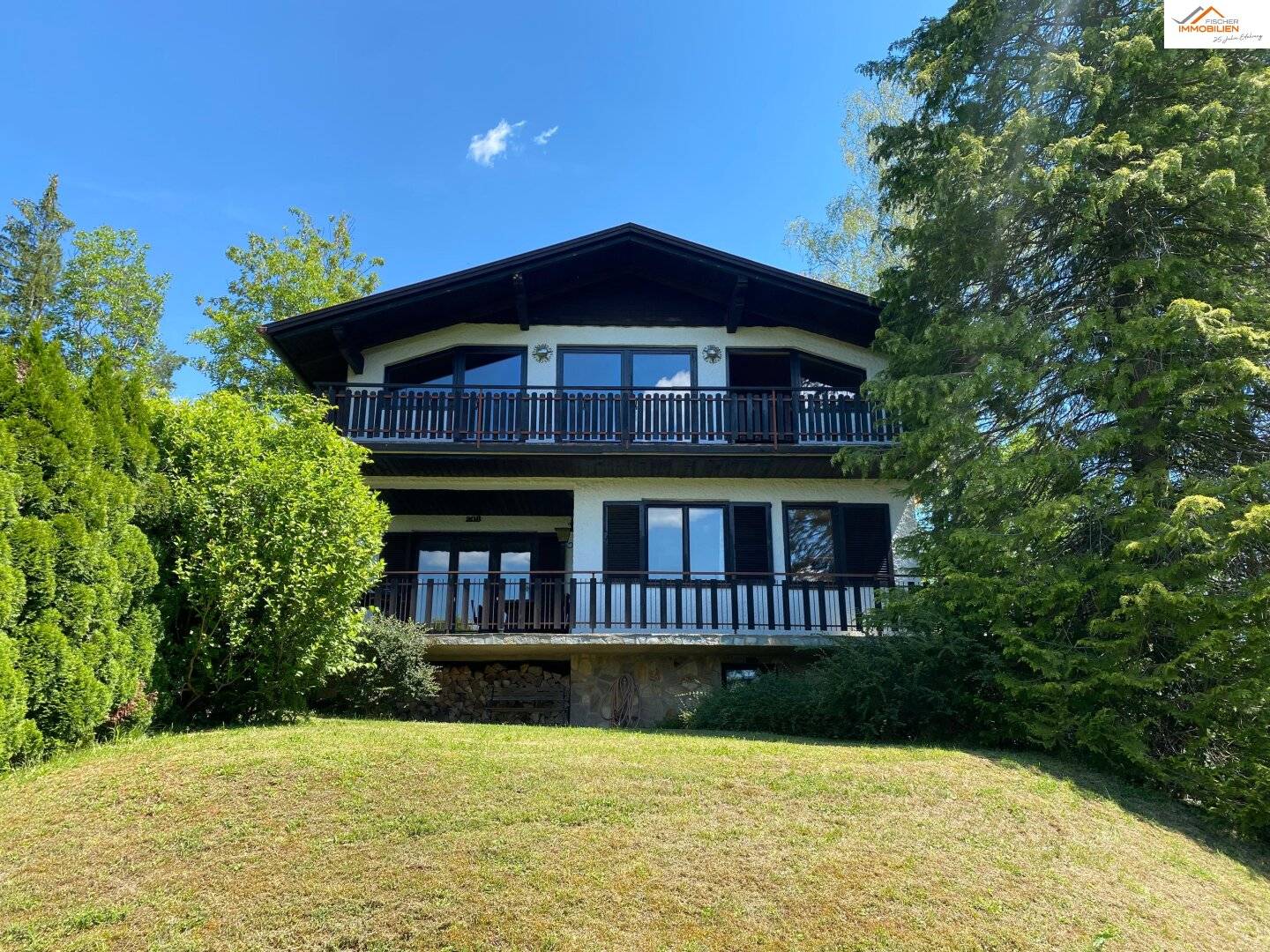 Wohnhaus mit unverbaubarem Fernblick – Wohnen, wo andere Urlaub machen