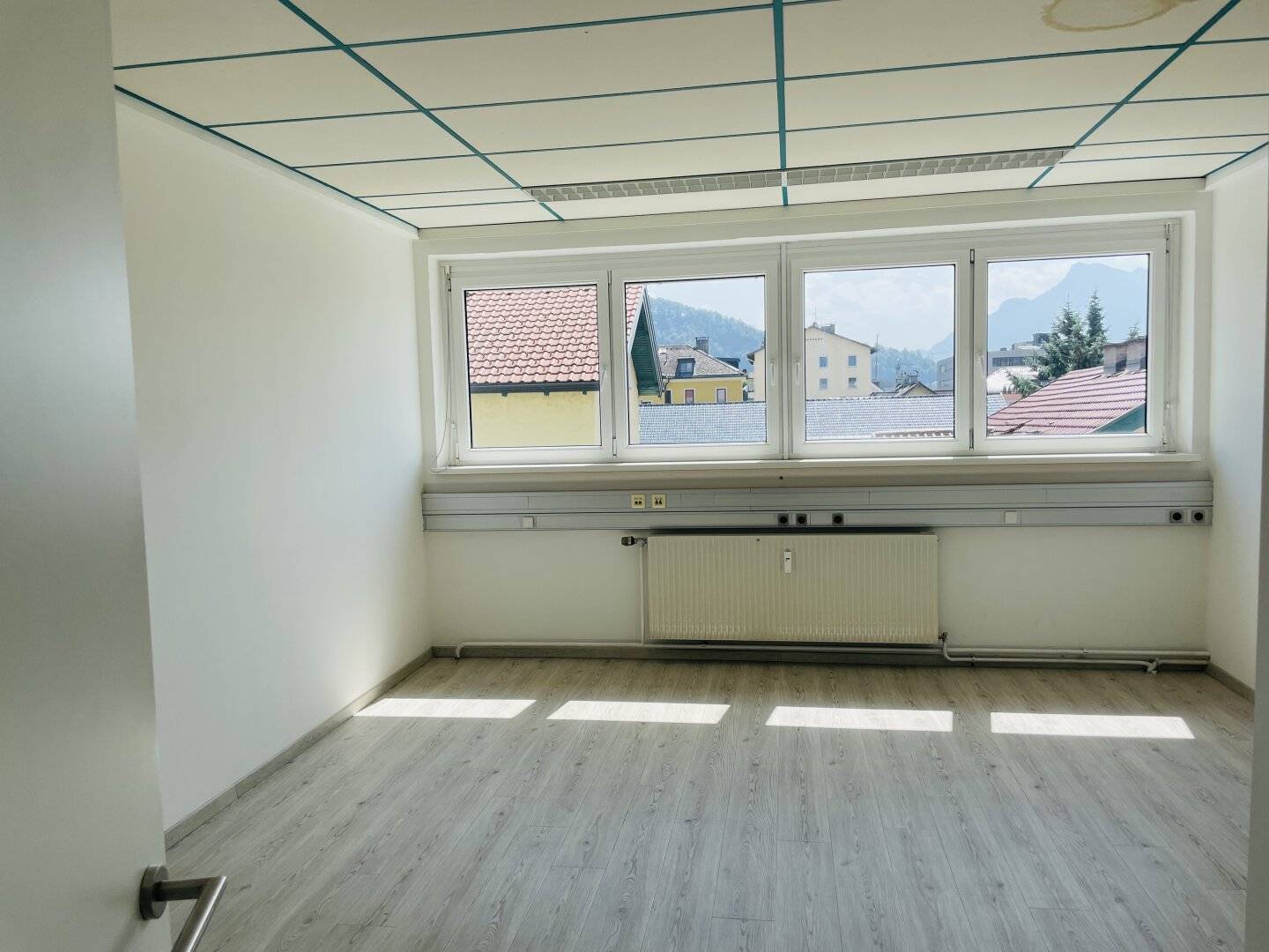 Storage / Office Combo - Freight Elevator - Salzburg Nord