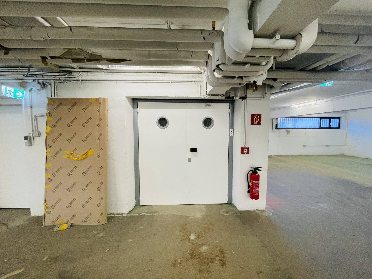 Storage / Office Combo - Freight Elevator - Salzburg Nord