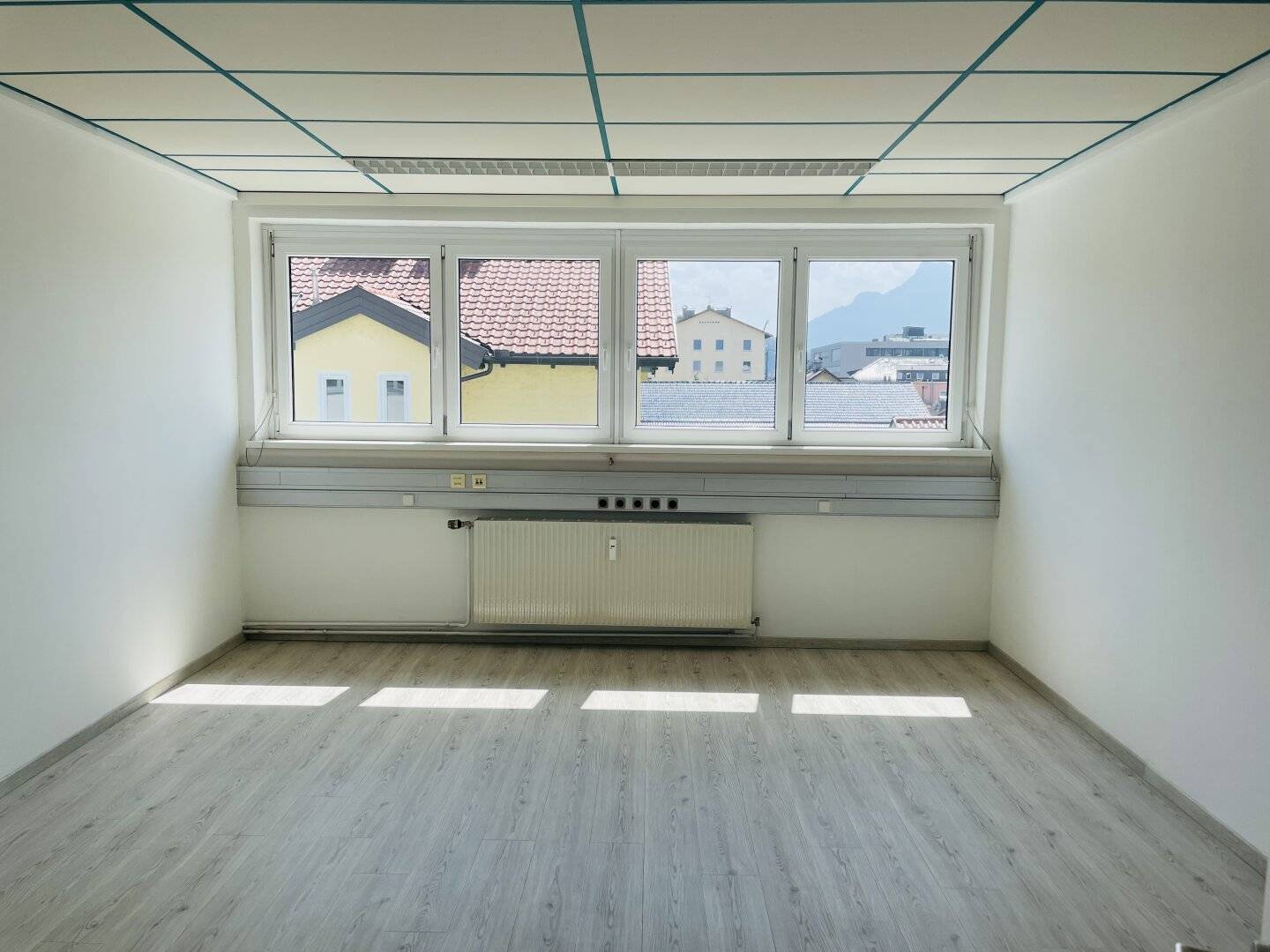 Storage / Office Combo - Freight Elevator - Salzburg Nord