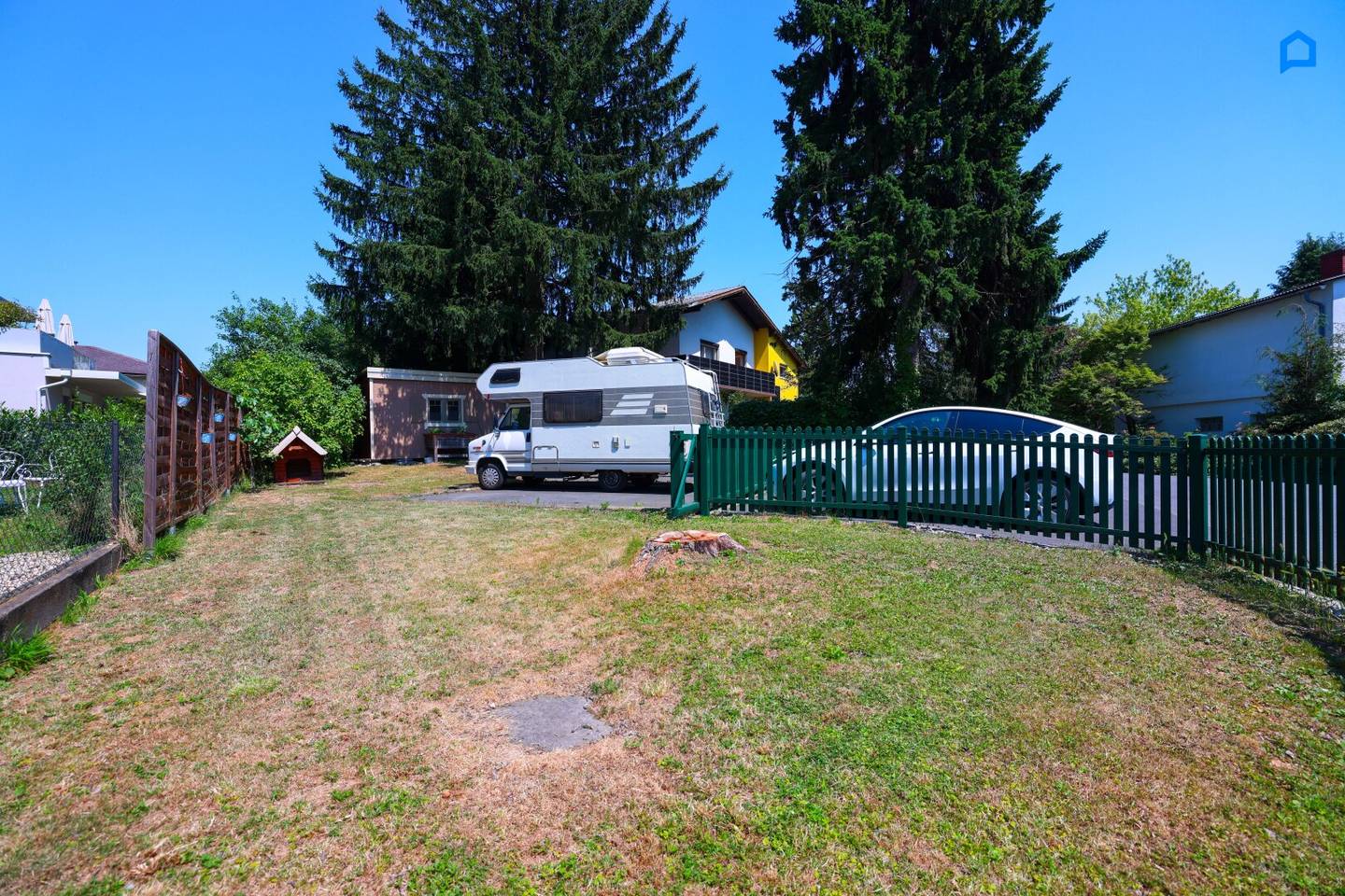 Near the city center with green tranquil setting building plot with development potential 1540 m² for developers, families, investors